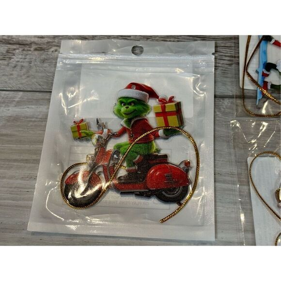 Grinch Whoville Christmas tree ornaments, bundle of 7 - Picture 2 of 9
